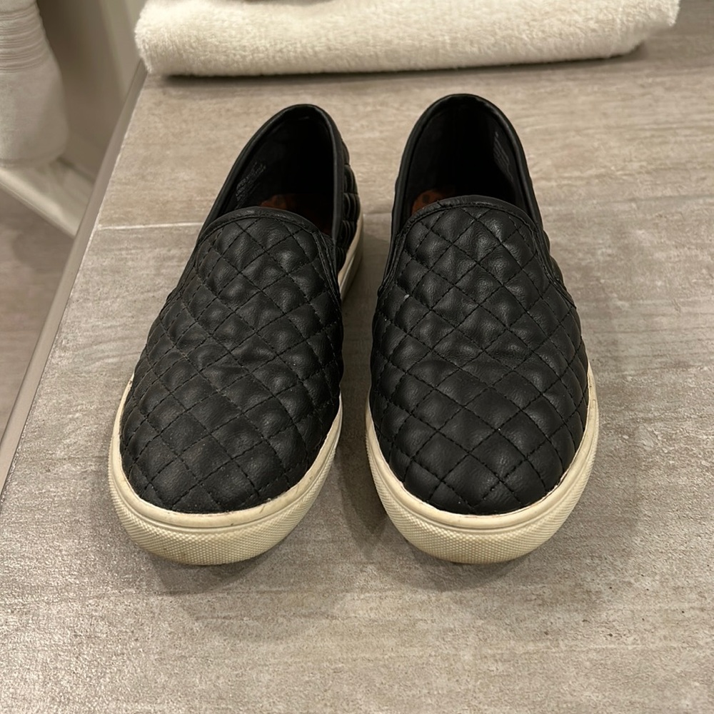Steve Madden Exentrcq Black Slip Ons